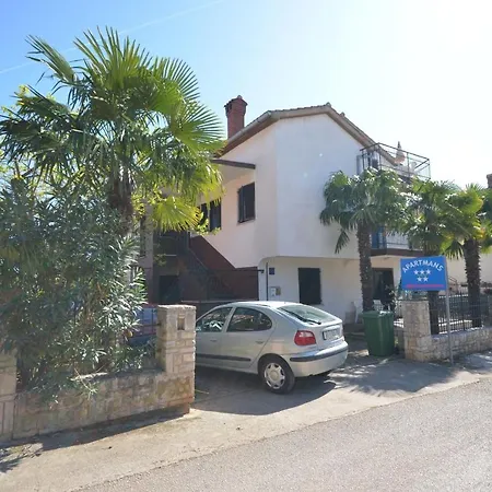 Apartment Ljiljana *